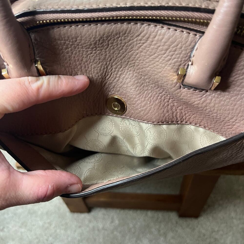 Michael Kors Handbag - Picture 4 of 9